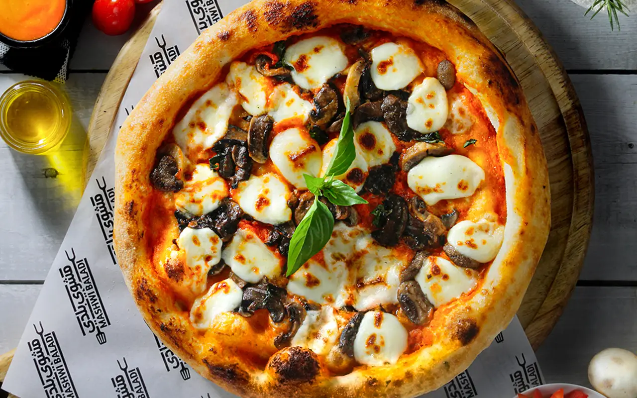 بيتزا مارغريتا Margherita Pizza
